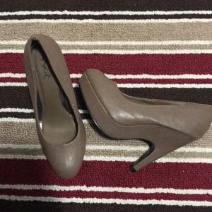 👠Excellent condition sz8 tan platform heel👠